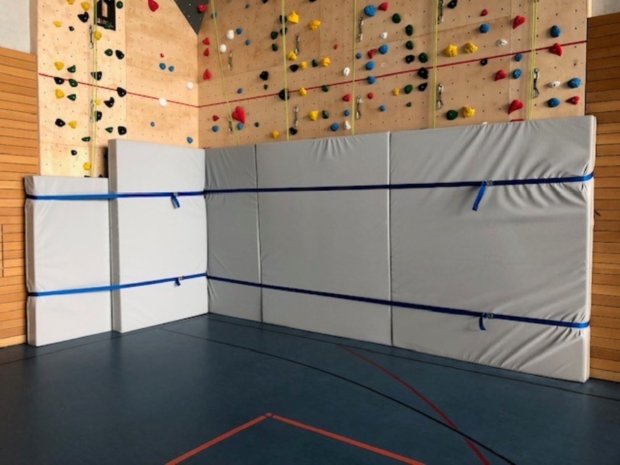 Kletter- und Boulderwände für eine Schule – Bild 3